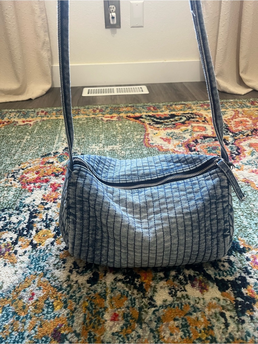 Quilted Light Blue Denim shoulder Bag - Picture 3 of 6